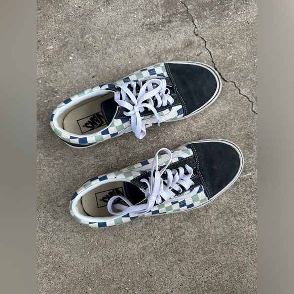 Men’s Vans. Size 10. Blue checkered. - Picture 4 of 7
